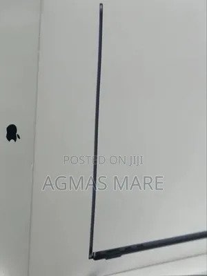 New Laptop Apple MacBook Air 2022 M2 16GB Apple M2 SSD 256GB