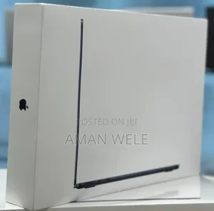 Photo - New Laptop Apple MacBook Air 2022 M2 16GB Apple M2 SSD 256GB