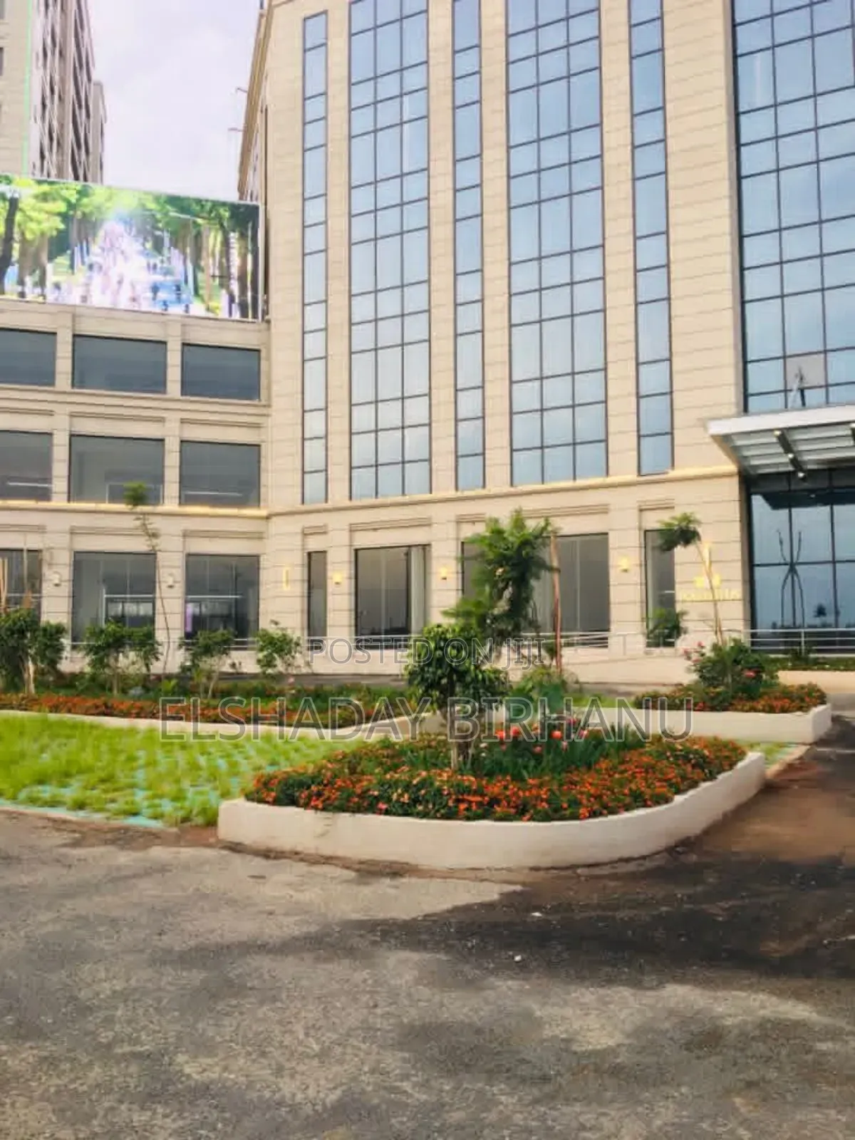 3bdrm Apartment in Tshay Realestate, Yeka for sale