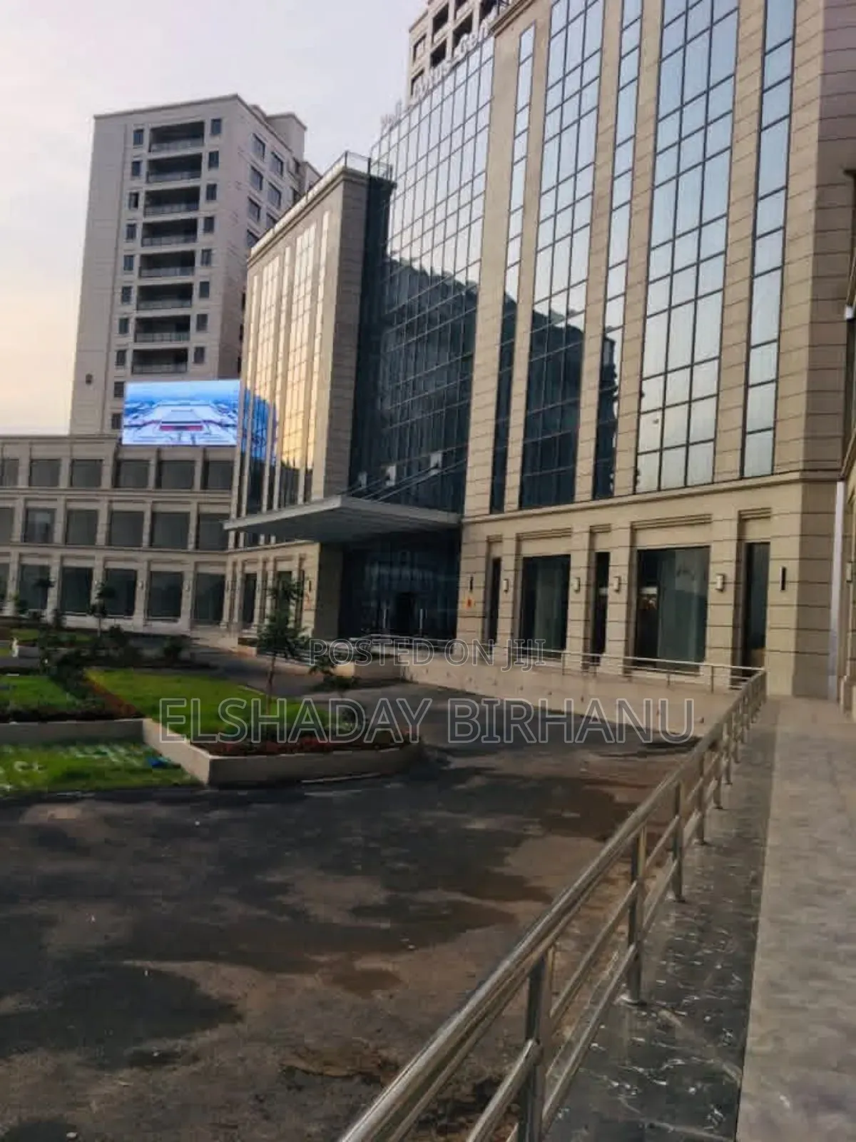 3bdrm Apartment in Tshay Realestate, Yeka for sale