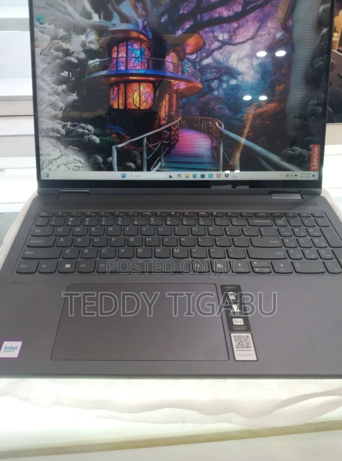 New Laptop Lenovo Yoga 7i 16GB Intel Core Ultra 7 SSD 512GB