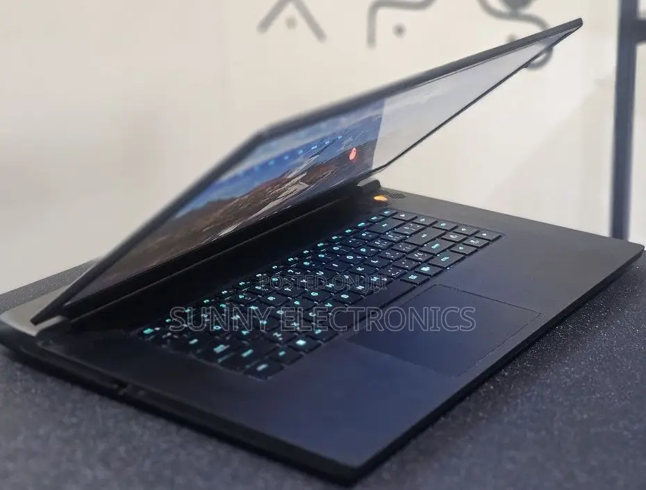 New Laptop Alienware M17x R2 16GB AMD Ryzen 7 SSD 1T