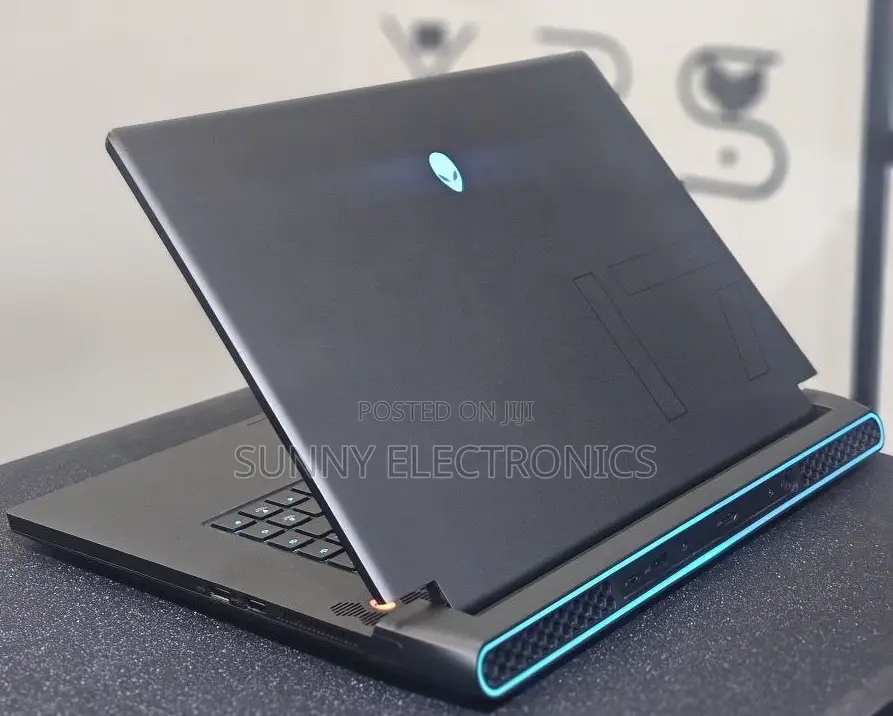 New Laptop Alienware M17x R2 16GB AMD Ryzen 7 SSD 1T