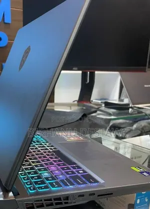 New Laptop MSI Vector 16 HX AI A2XWIG 16GB Intel Core I5 SSD 1T