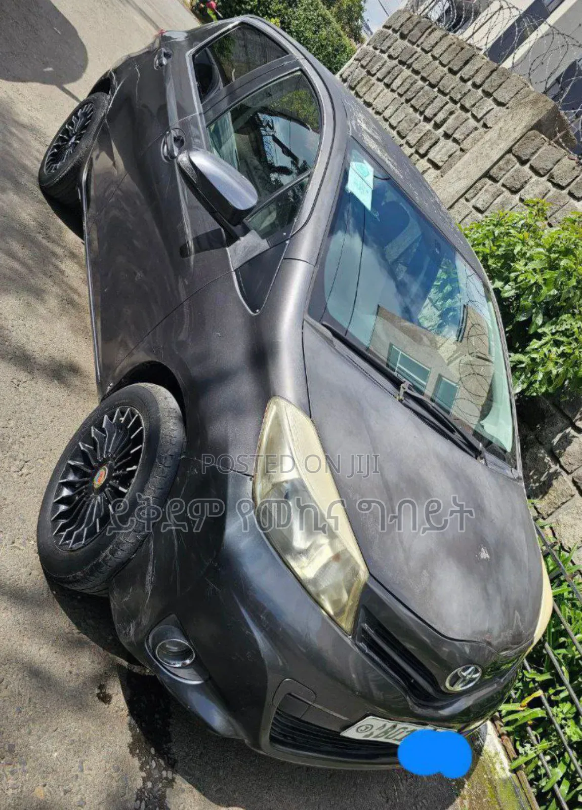 Toyota Yaris Base Hatchback 3dr 2011 Gray