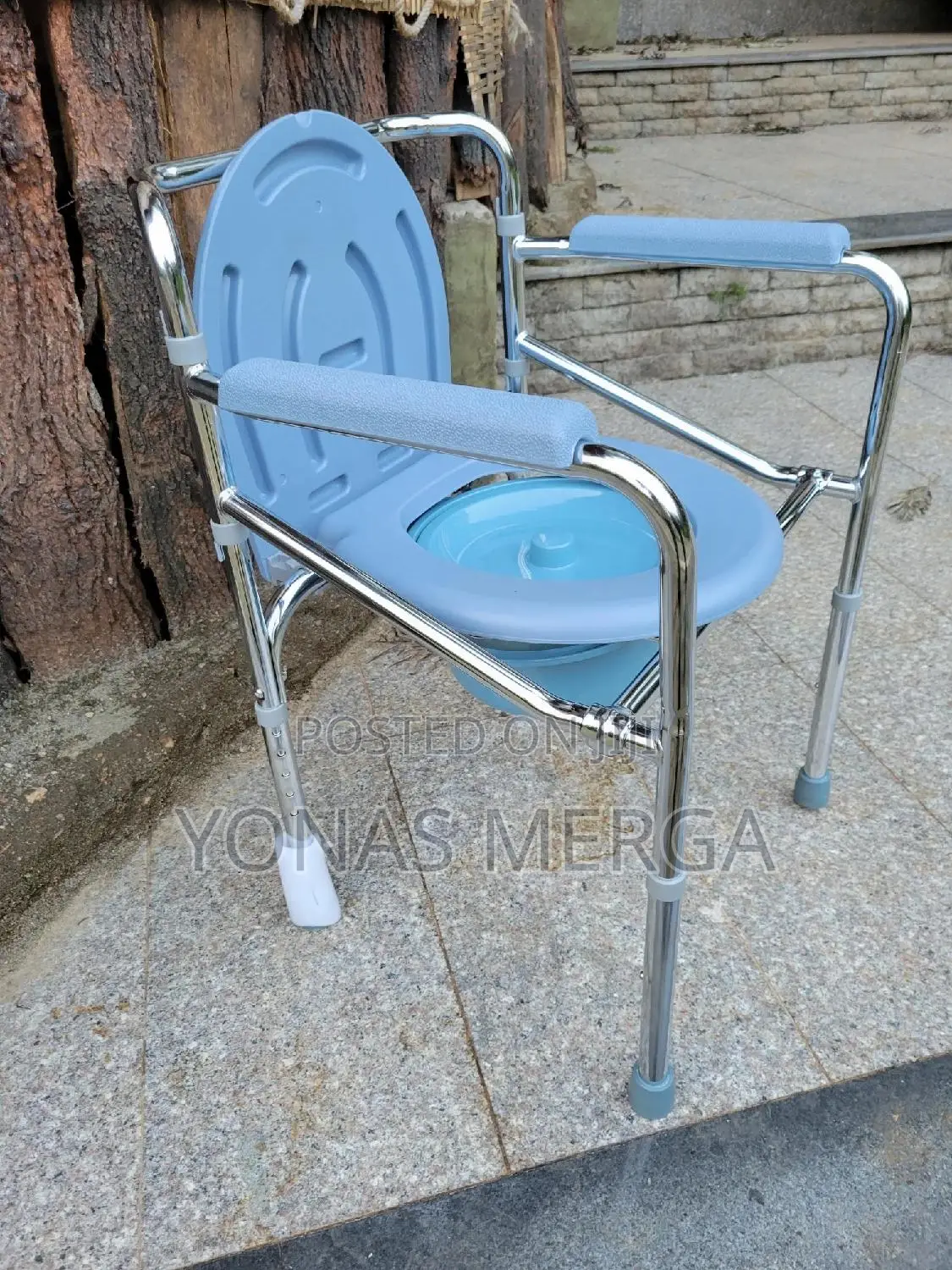 Toilet Chair嗇፭bedside Commode, a Versatile Healthcare~፱የፖፖ መጠቀሚያ Chair