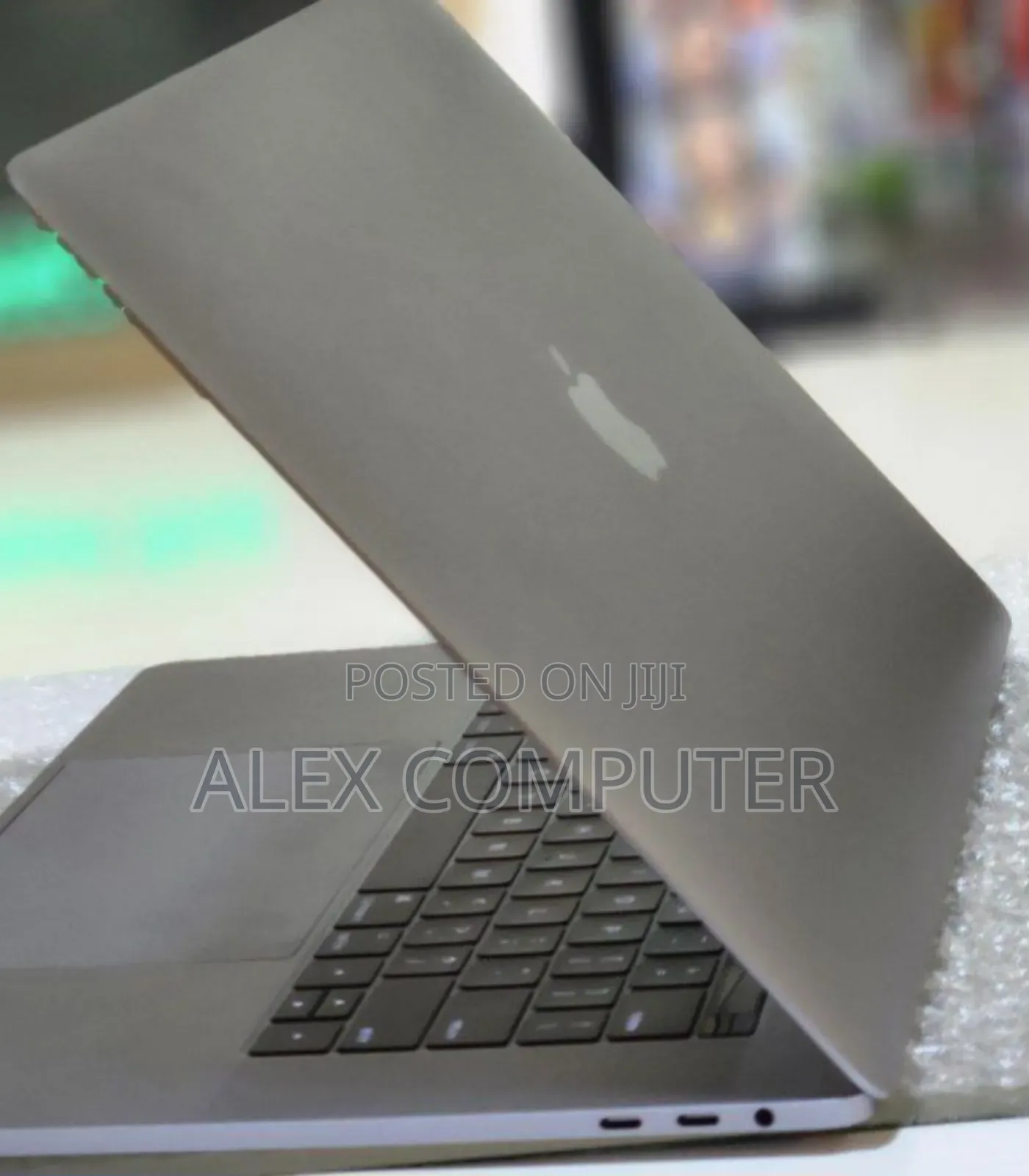 New Laptop Apple MacBook Pro 2017 16GB Intel Core I7 SSD 512GB