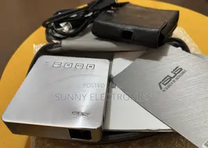 Photo - The Asus S1 Is a Palm-Sized, Ultra-Portable DLP Led Projector