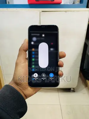 Apple iPhone 11 64 GB White