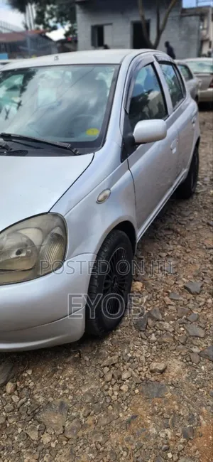 Toyota Vitz 2001 Gray