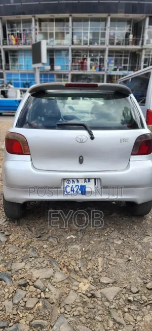 Toyota Vitz 2001 Gray