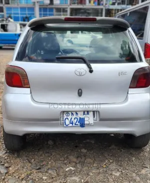 Toyota Vitz 2001 Gray