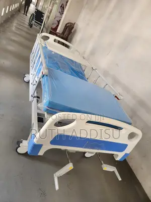 Photo - Hospital Bed Brand New Leg and Head Rest Hospital Be堥那hospital Bed New