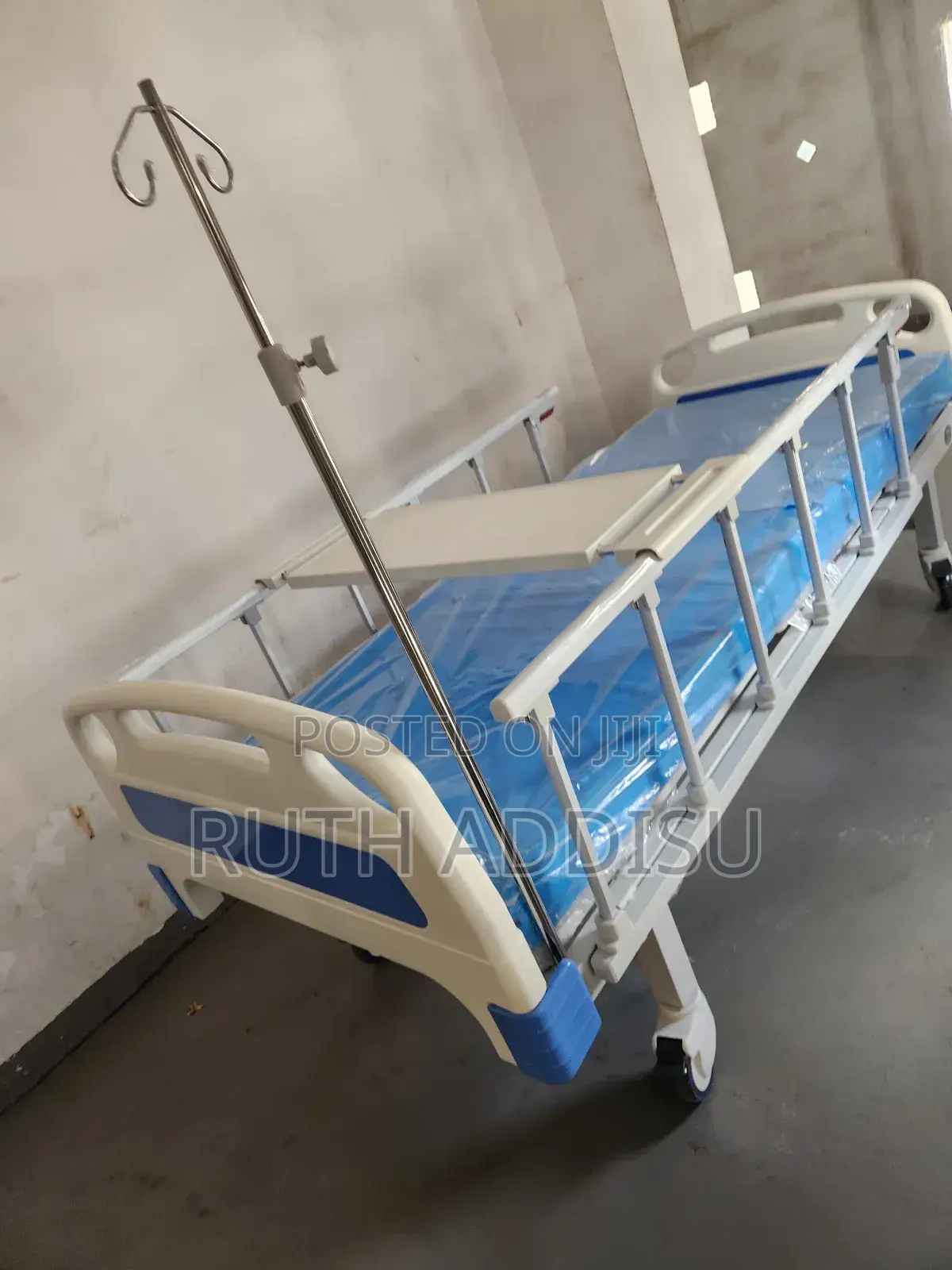 Hospital Bed胺調bold Comfortable Hospital Bed肋我hospit Bed Brand New