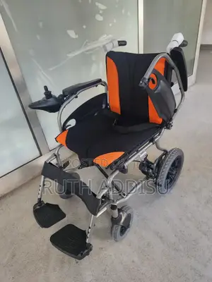 Photo - Electrical Wheelchair奔波with Analog Wheelchair廟號wheelchair Electrical