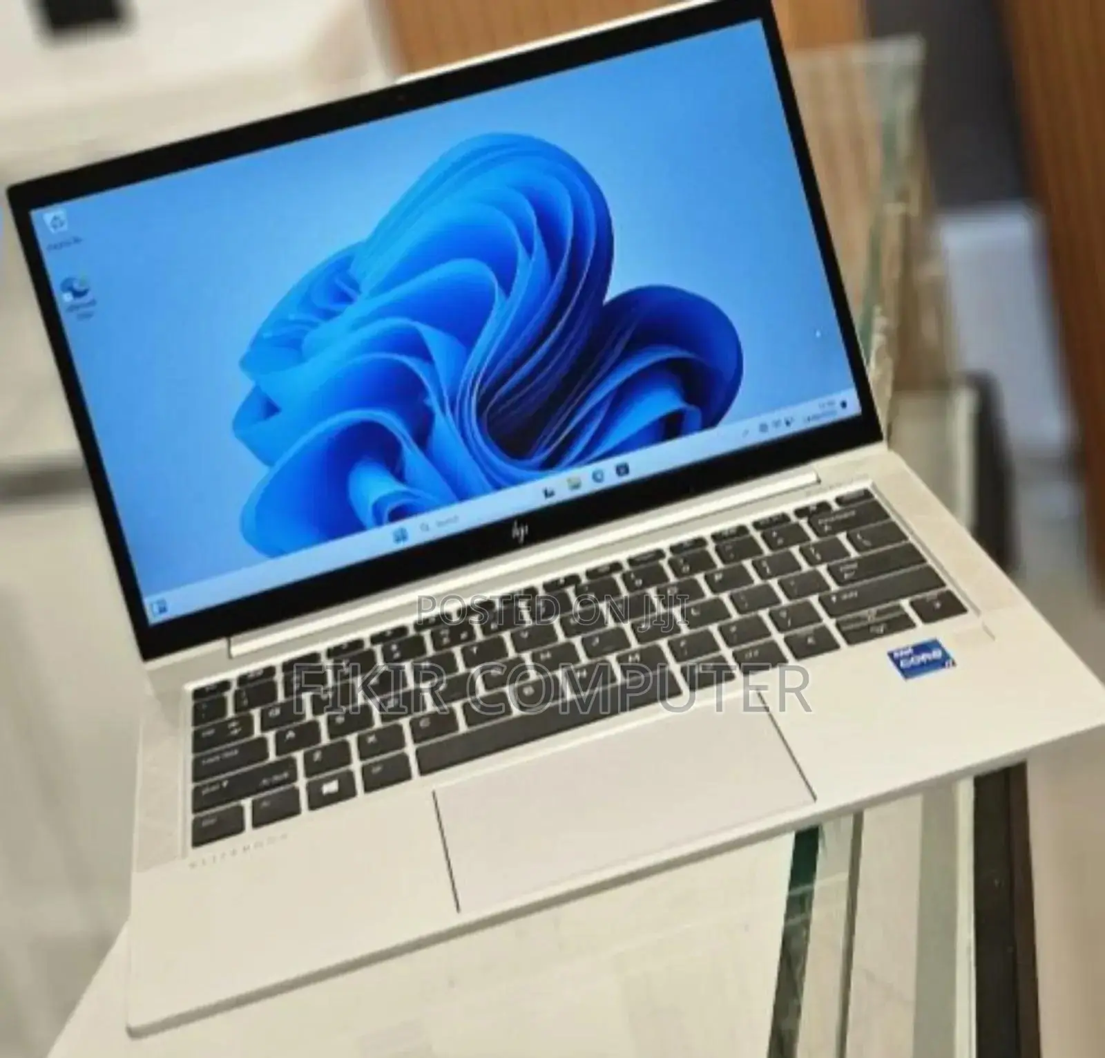 New Laptop HP EliteBook 830 G8 16GB Intel Core I7 SSD 512GB