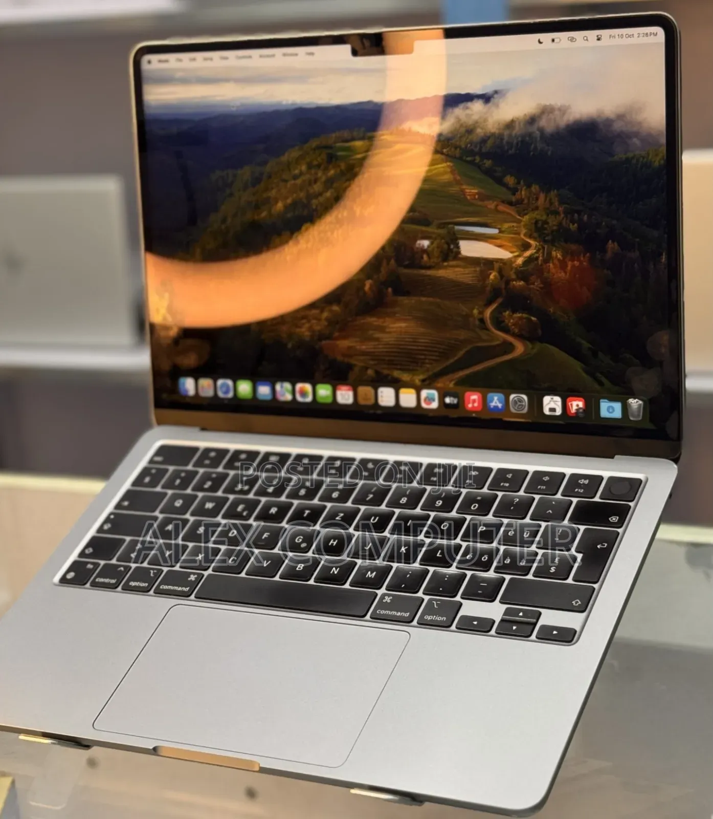 New Laptop Apple MacBook Air 2022 M2 8GB Apple M2 SSD 256GB