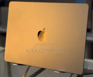 New Laptop Apple MacBook Air 2022 M2 8GB Apple M2 SSD 256GB