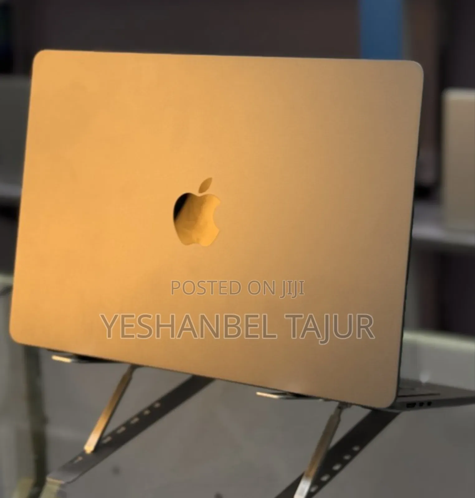 New Laptop Apple MacBook Air 2022 M2 8GB Apple M2 SSD 256GB