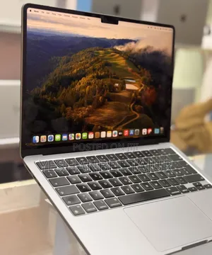 New Laptop Apple MacBook Air 2022 M2 8GB Apple M2 SSD 256GB