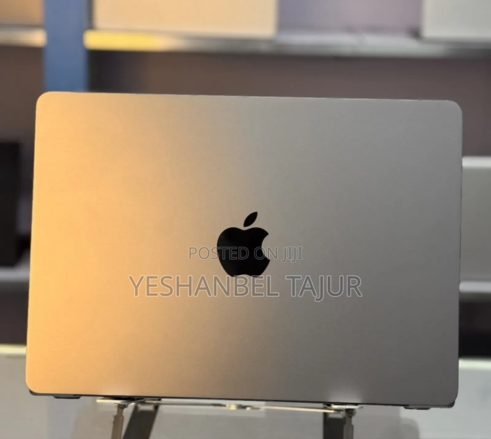 New Laptop Apple MacBook Air 2022 M2 8GB Apple M2 SSD 256GB