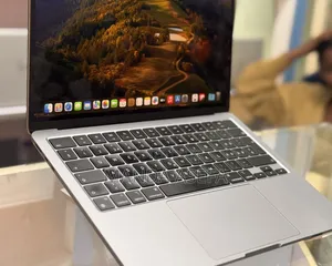 New Laptop Apple MacBook Air 2022 M2 8GB Apple M2 SSD 256GB