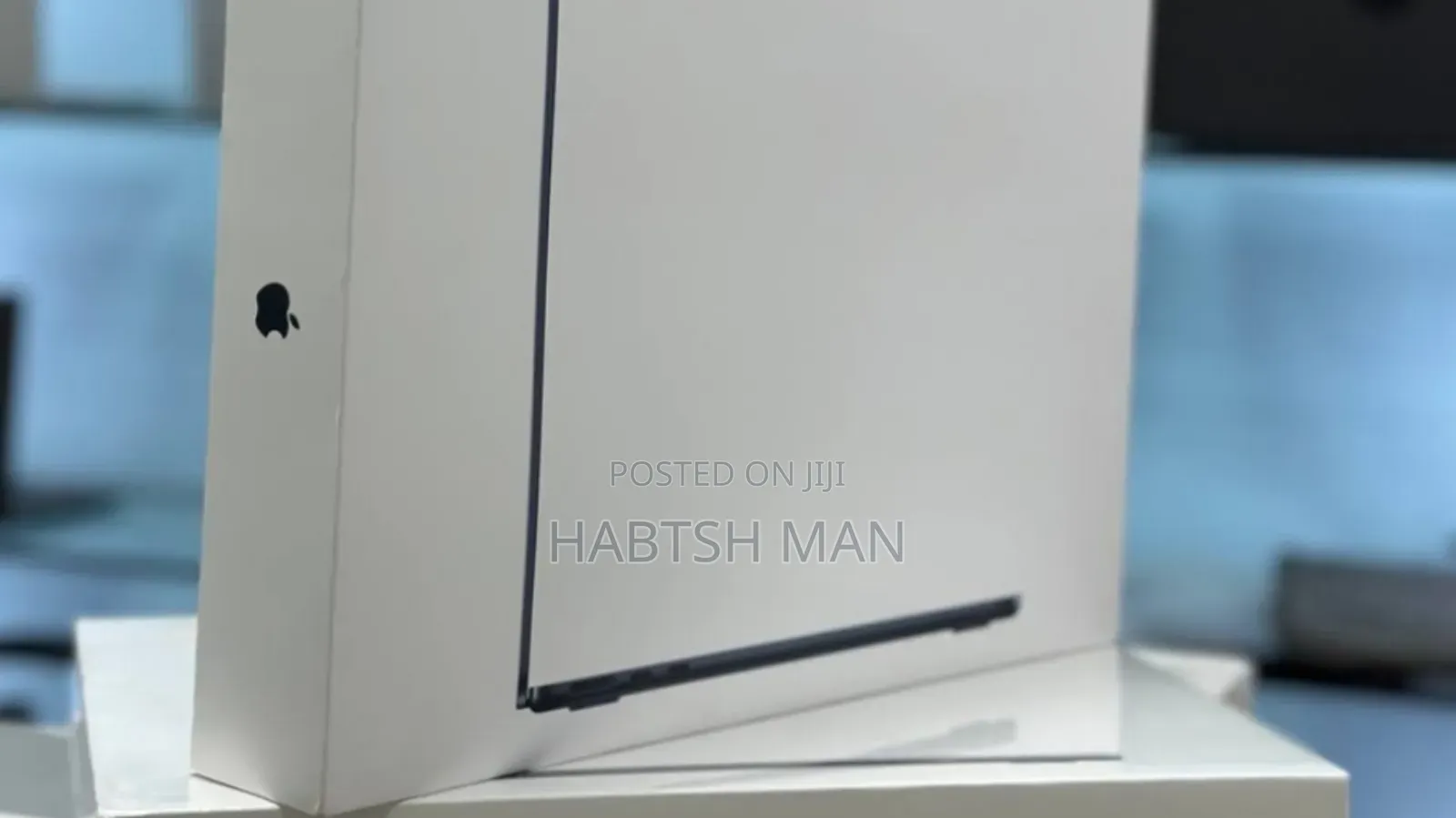 New Laptop Apple MacBook Air 2022 M2 16GB Apple M2 SSD 256GB