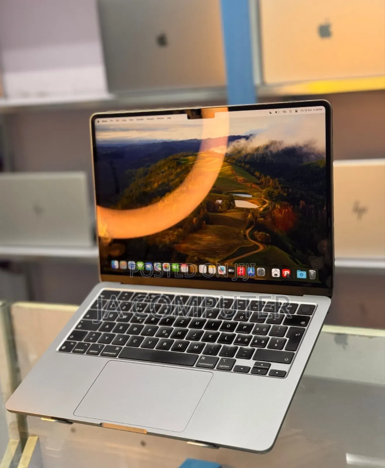 New Laptop Apple MacBook Air 2022 M2 8GB Apple M2 SSD 256GB