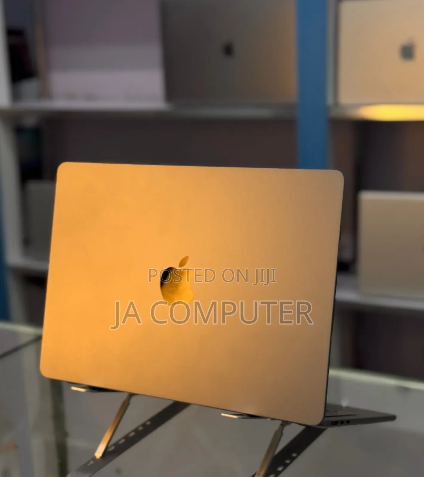 New Laptop Apple MacBook Air 2022 M2 8GB Apple M2 SSD 256GB