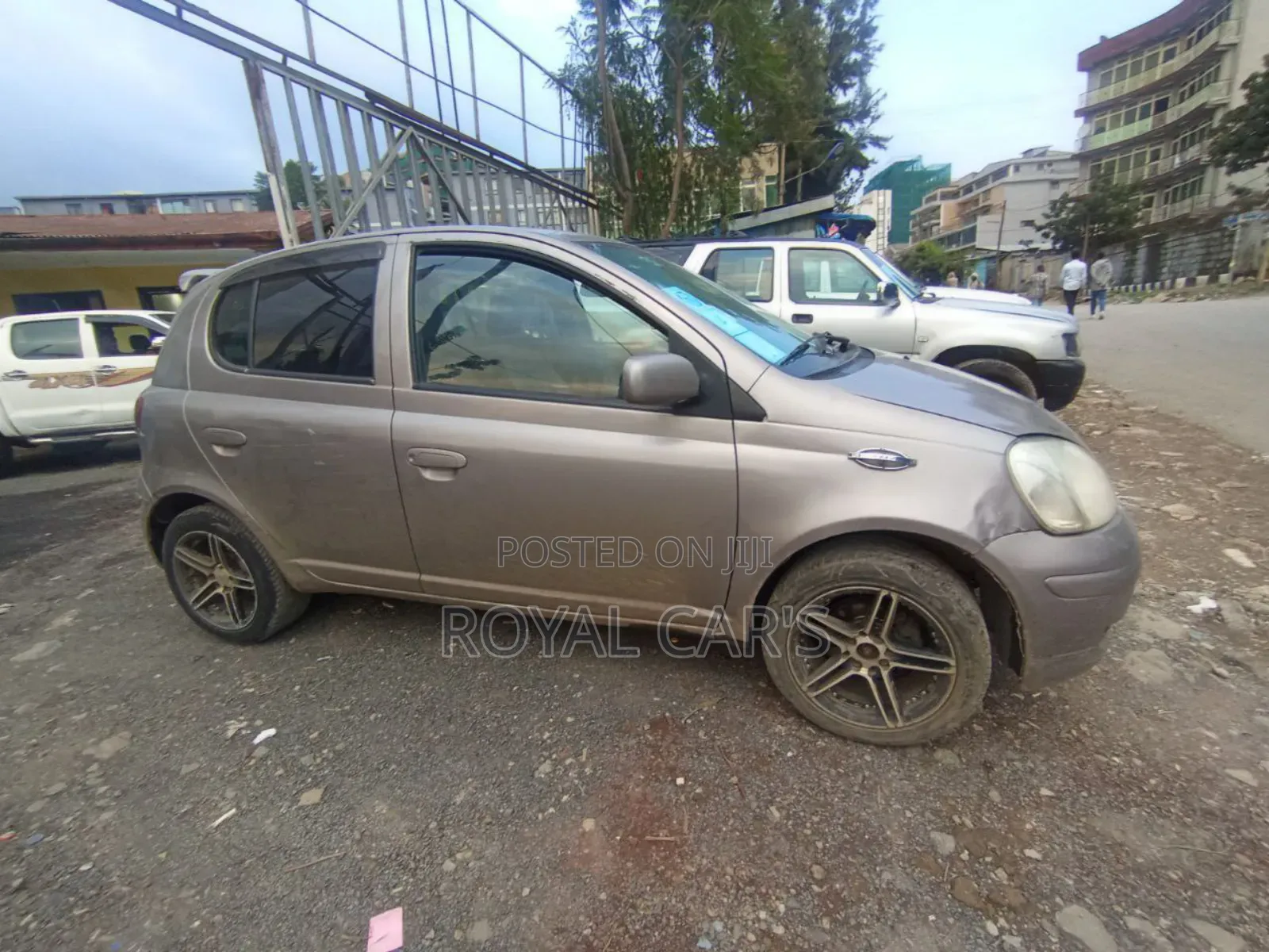 Toyota Vitz 2004 Gray