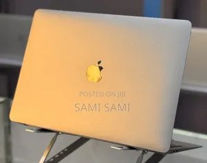 Photo - New Laptop Apple MacBook Air 2022 M2 8GB Intel Core M2 SSD 256GB