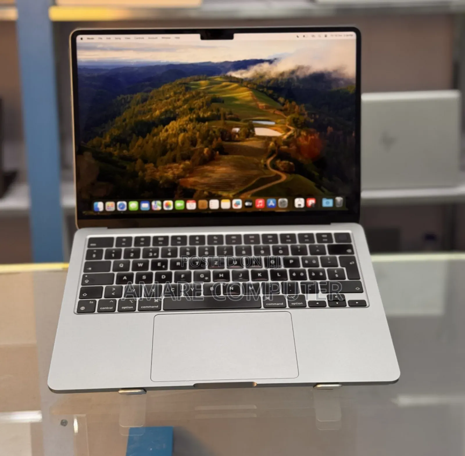 New Laptop Apple MacBook Air 2022 M2 8GB Apple M2 SSD 256GB