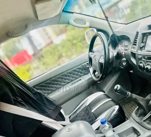 Toyota Hilux 2013 White