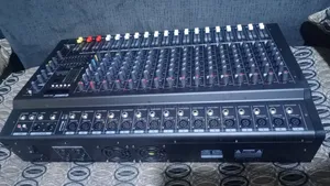 Yamaha 16 Channel Powered Mixer