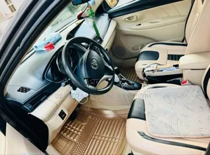 Toyota Yaris 2016 Gray