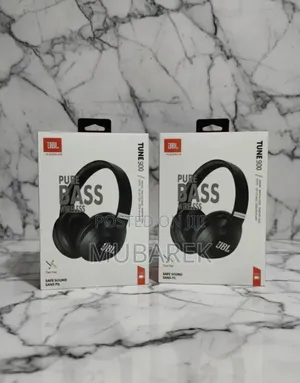 Photo - JBL 900 Pure Audio: The Ultimate Commute Gear