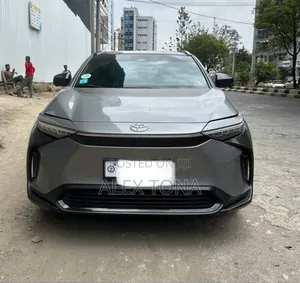 Photo - Toyota bZ4X 2023 Gray