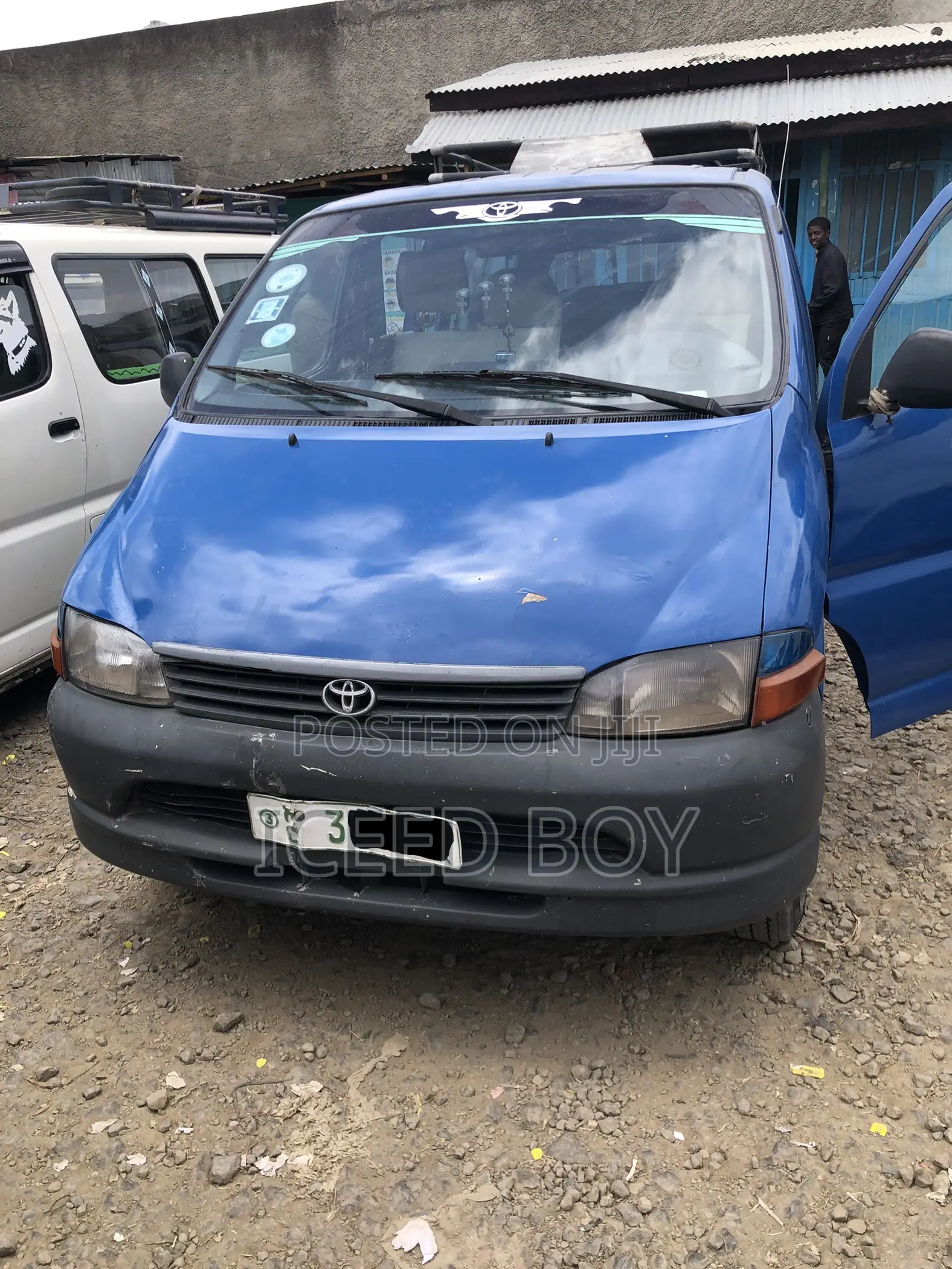 Toyota HiAce 2004 Blue