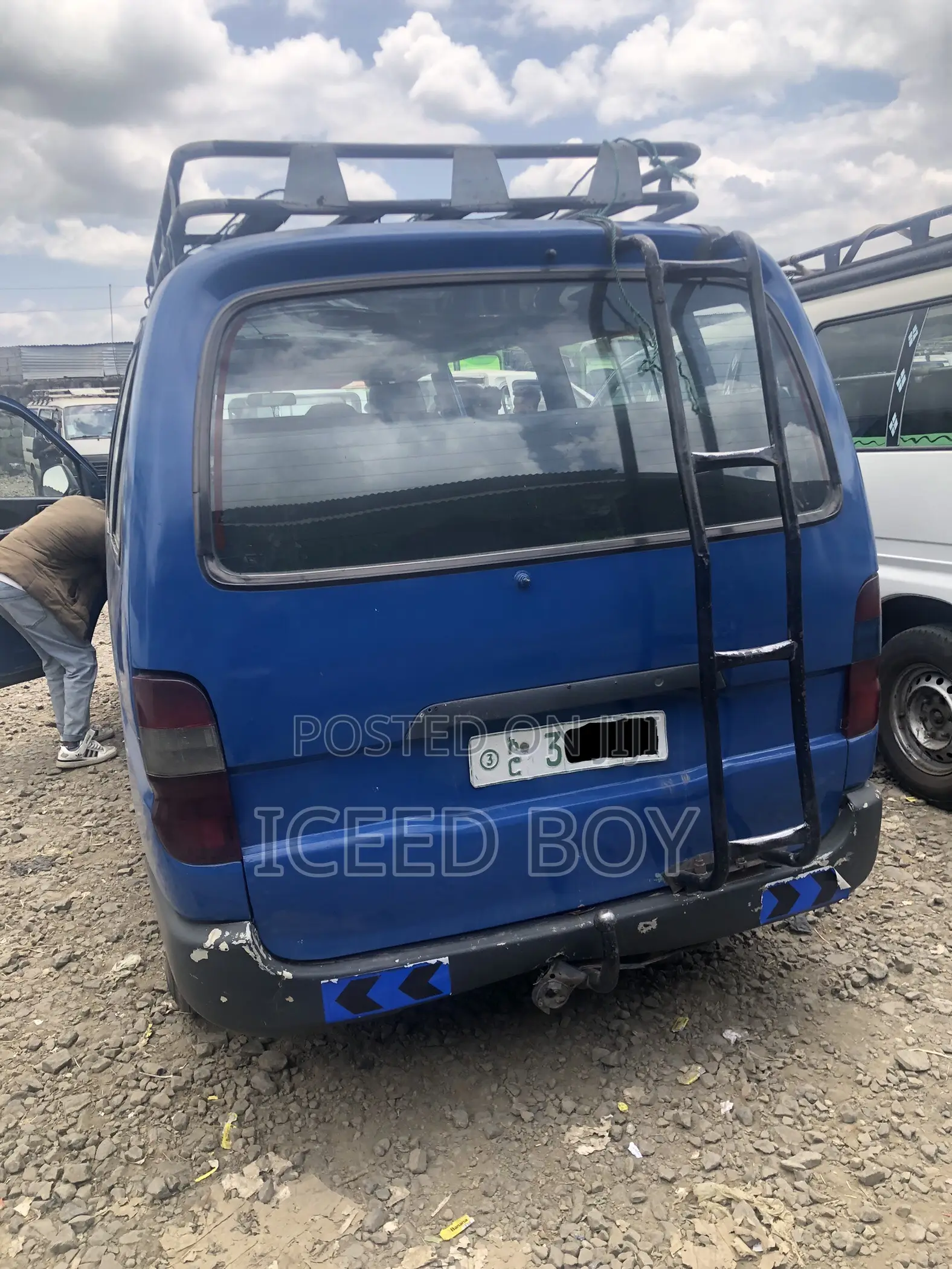 Toyota HiAce 2004 Blue