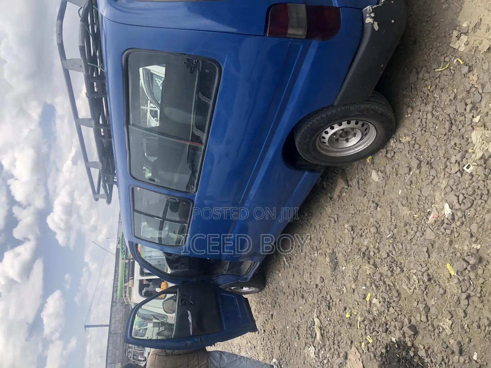 Toyota HiAce 2004 Blue