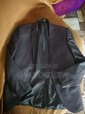 Photo - Turkey's Suit