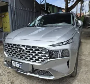 Photo - Hyundai Santa Fe 2022 Silver