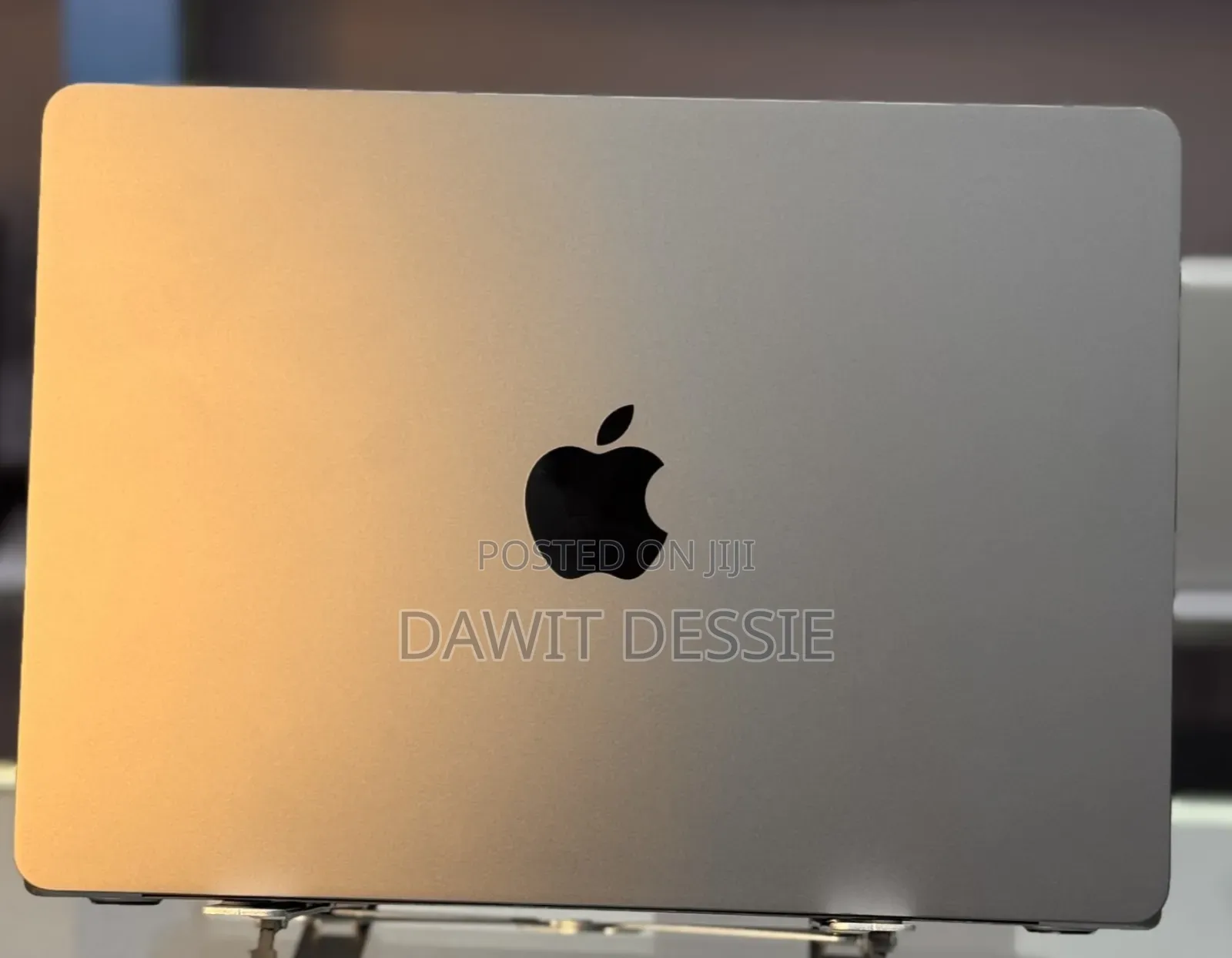 New Laptop Apple MacBook Air 2022 M2 8GB Apple M2 SSD 256GB