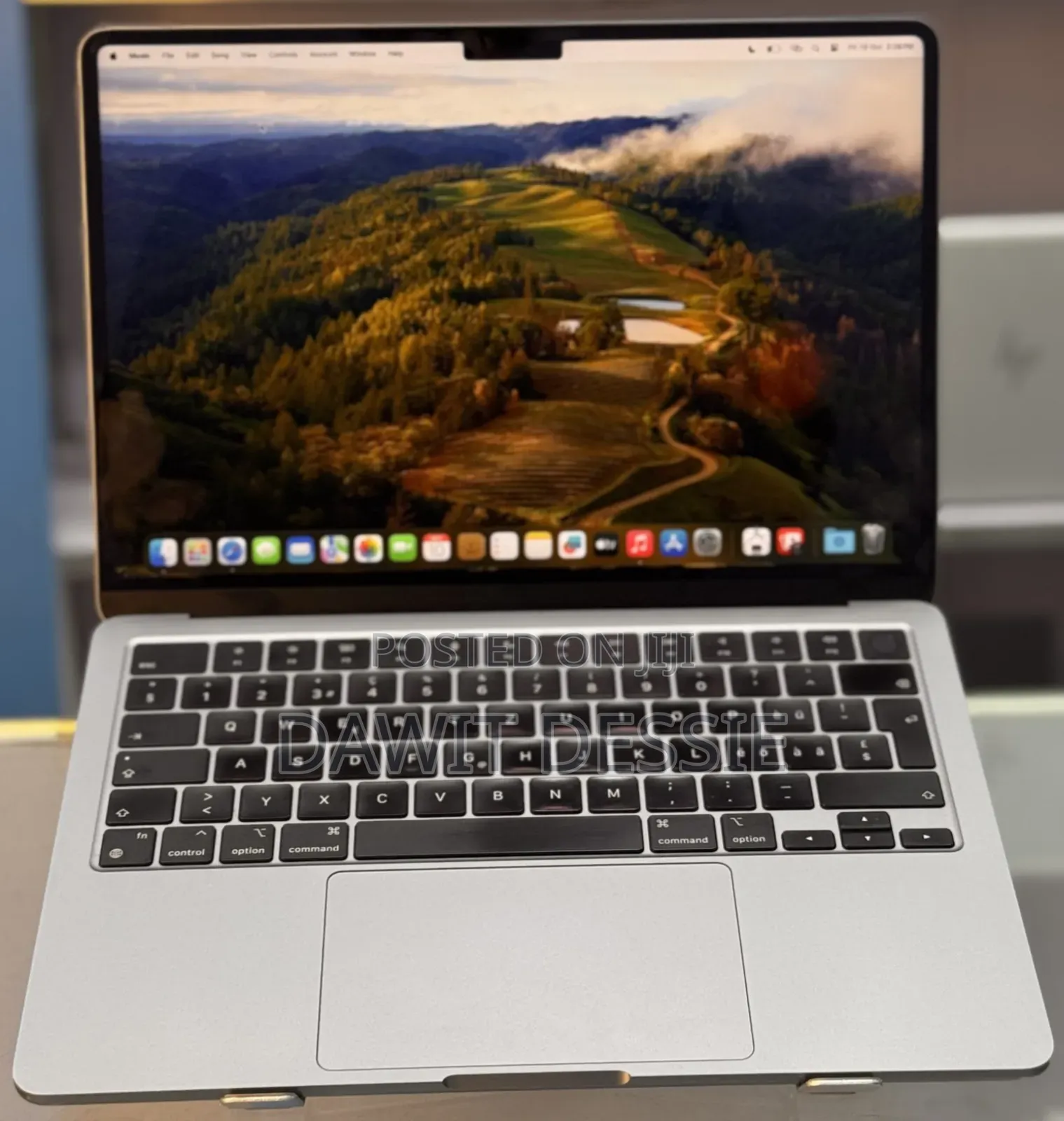 New Laptop Apple MacBook Air 2022 M2 8GB Apple M2 SSD 256GB