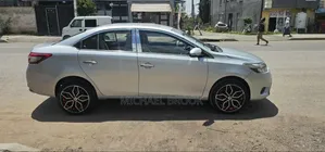 Toyota Yaris 2014 Silver