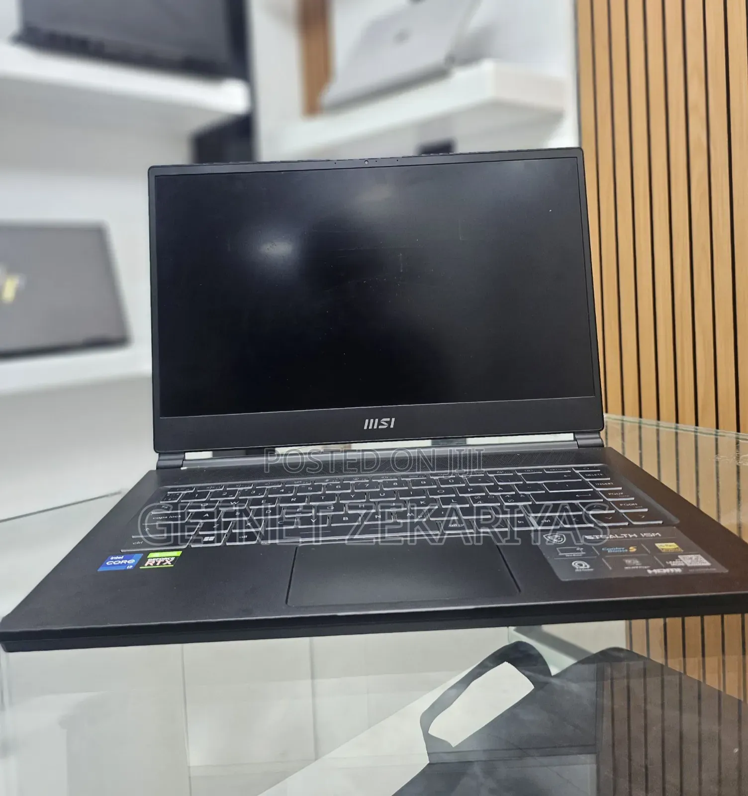 New Laptop MSI Stealth 16 AI Studio 16GB Intel Core I7 SSD 1T