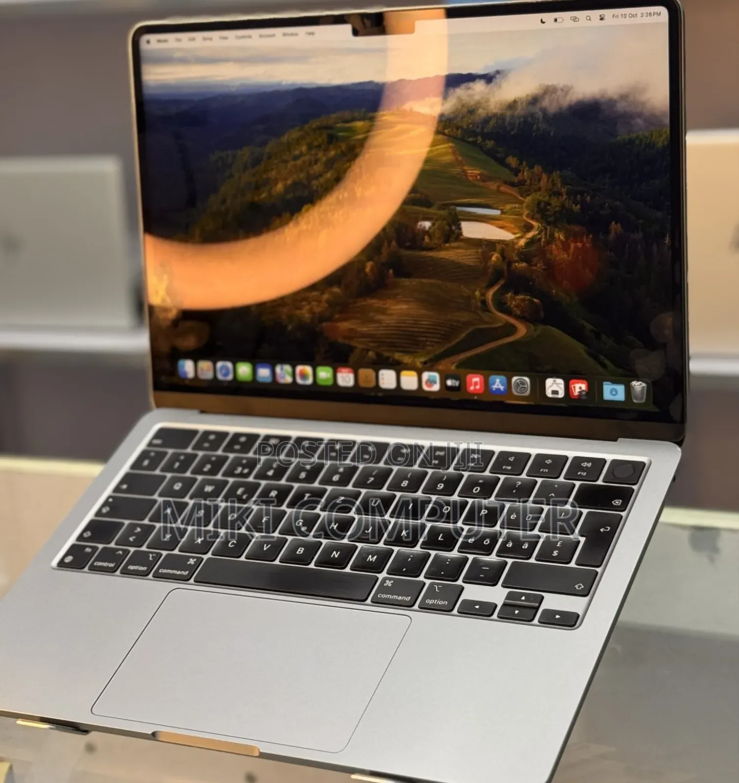 New Laptop Apple MacBook Air 2022 M2 8GB Intel SSD 256GB