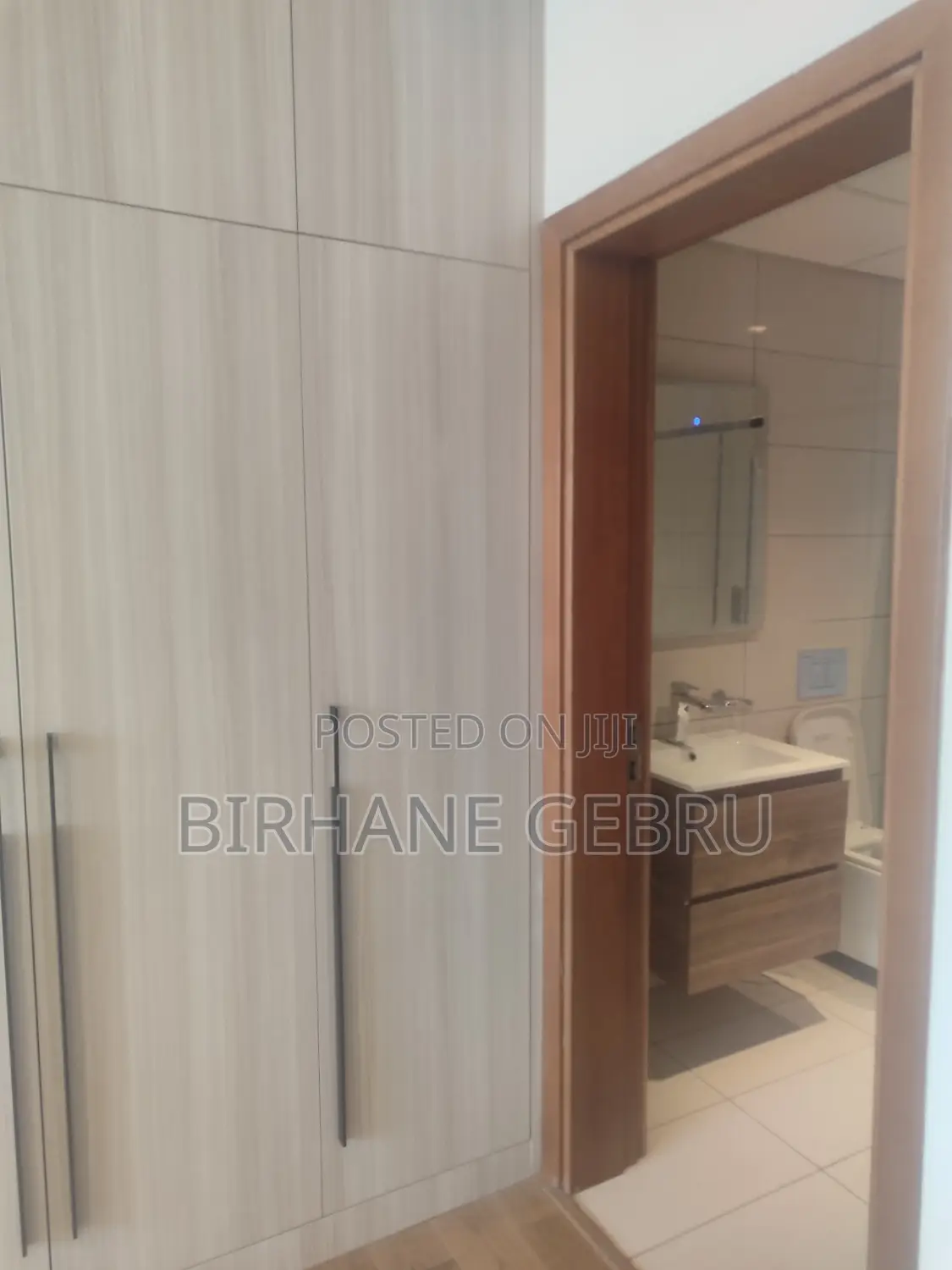 Luxury Semi Fernished Apartiment for Rent