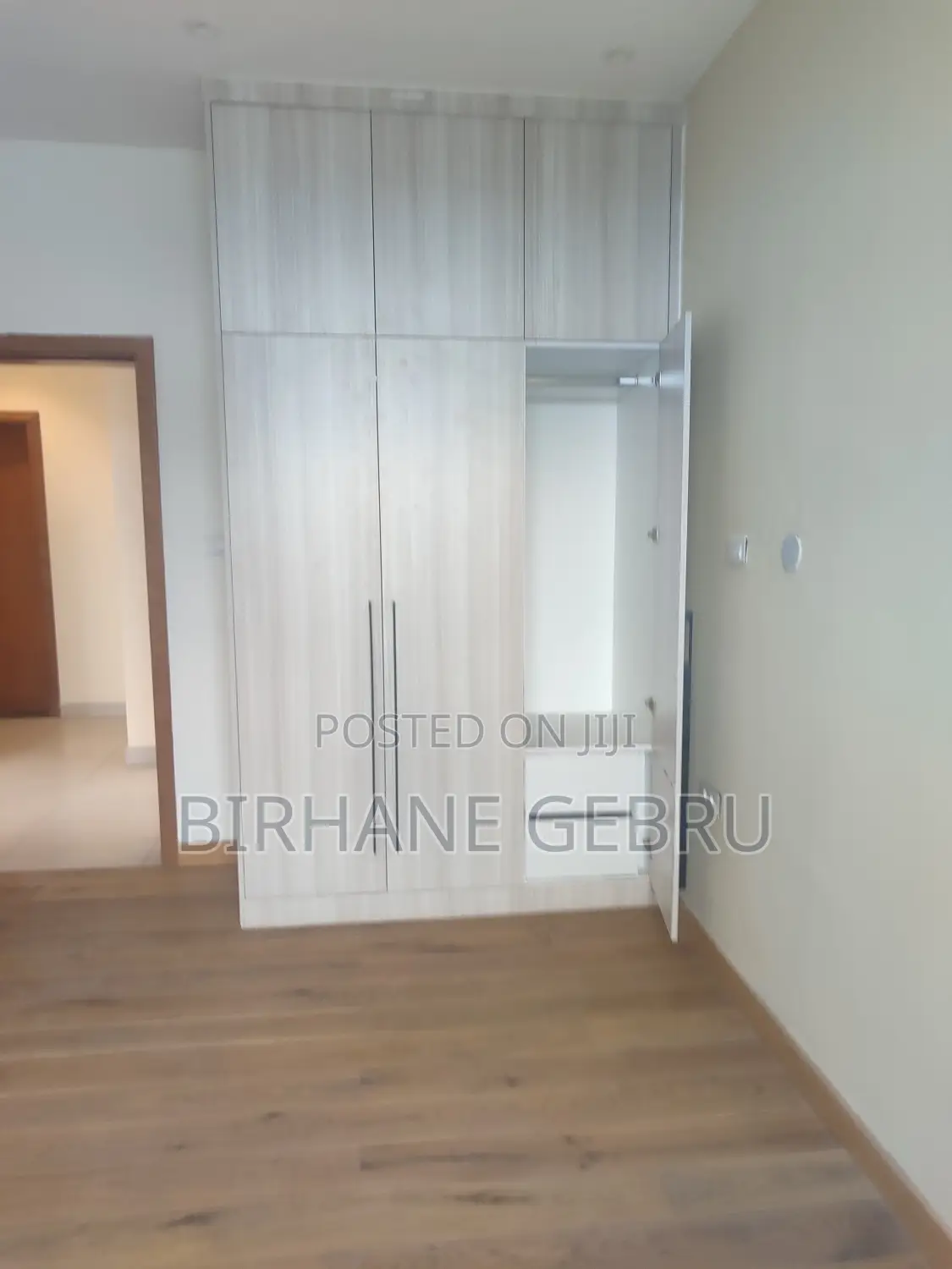 4 Bedroom Luxury Semi Fernished Apartiment for Rent