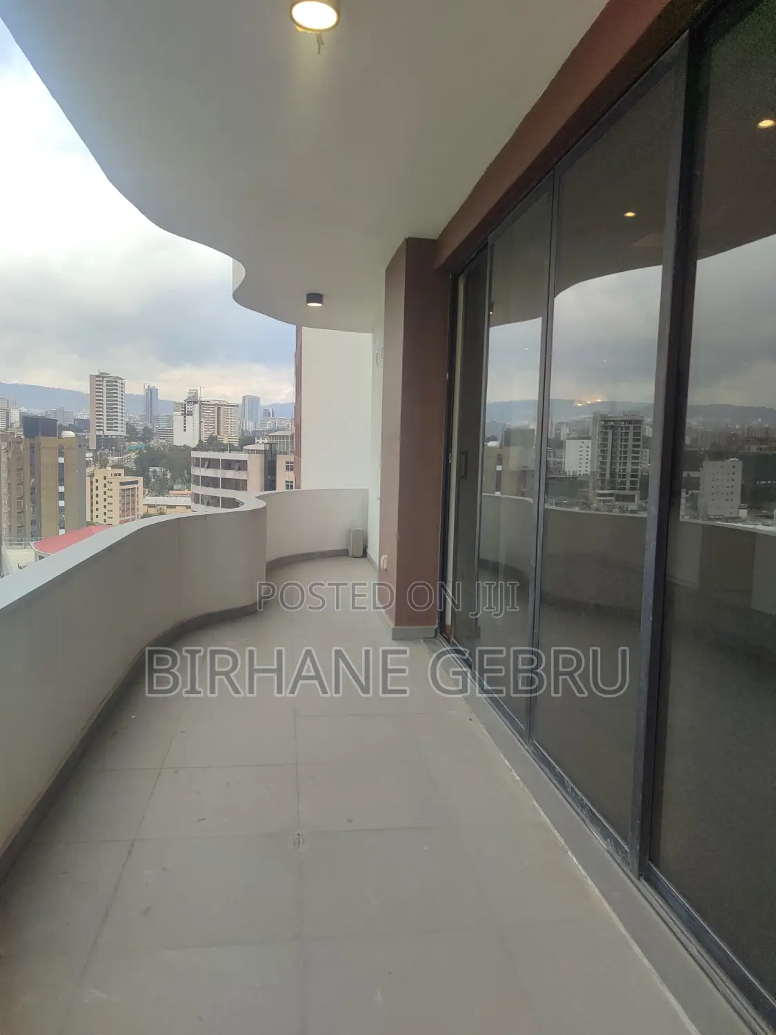 4 Bedroom Luxury Semi Fernished Apartiment for Rent